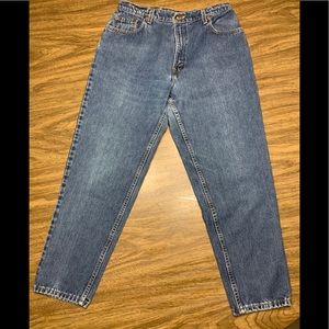 Women’s Vintage Levi straus 550 size 14. 31x27.5